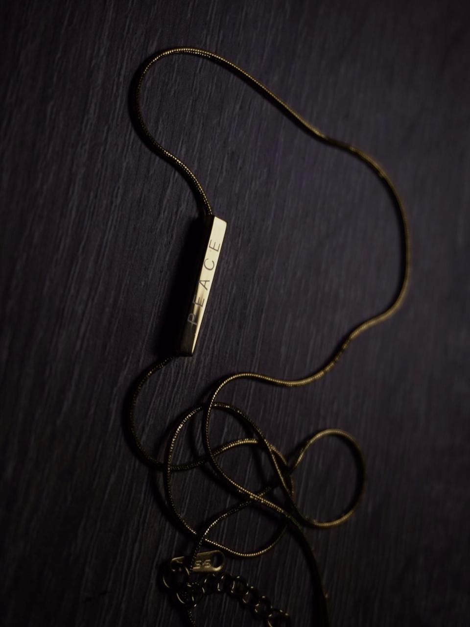 Metal engraving necklace - Peace Horizontal Bar