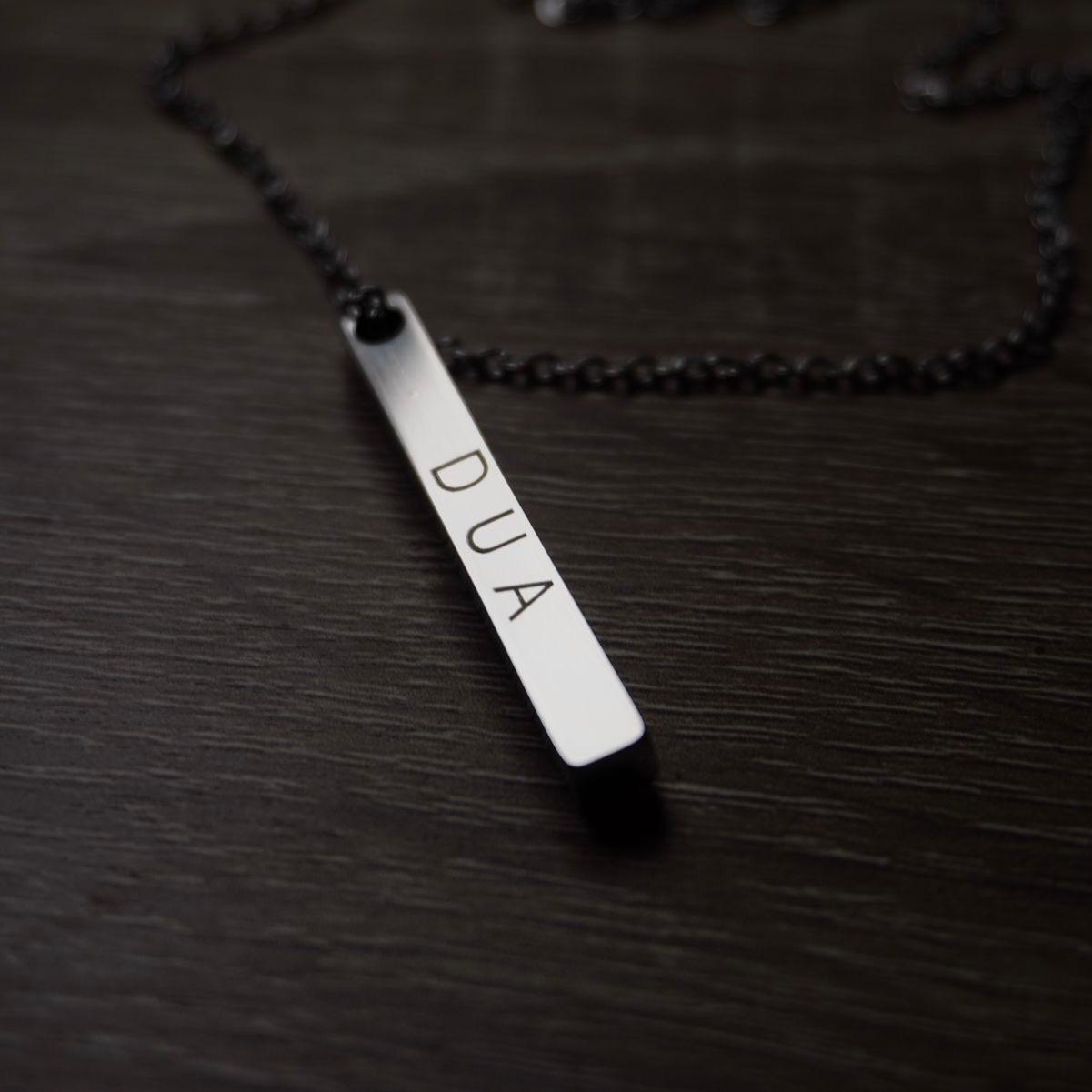 Metal engraving necklace - Dua Vertical Bar