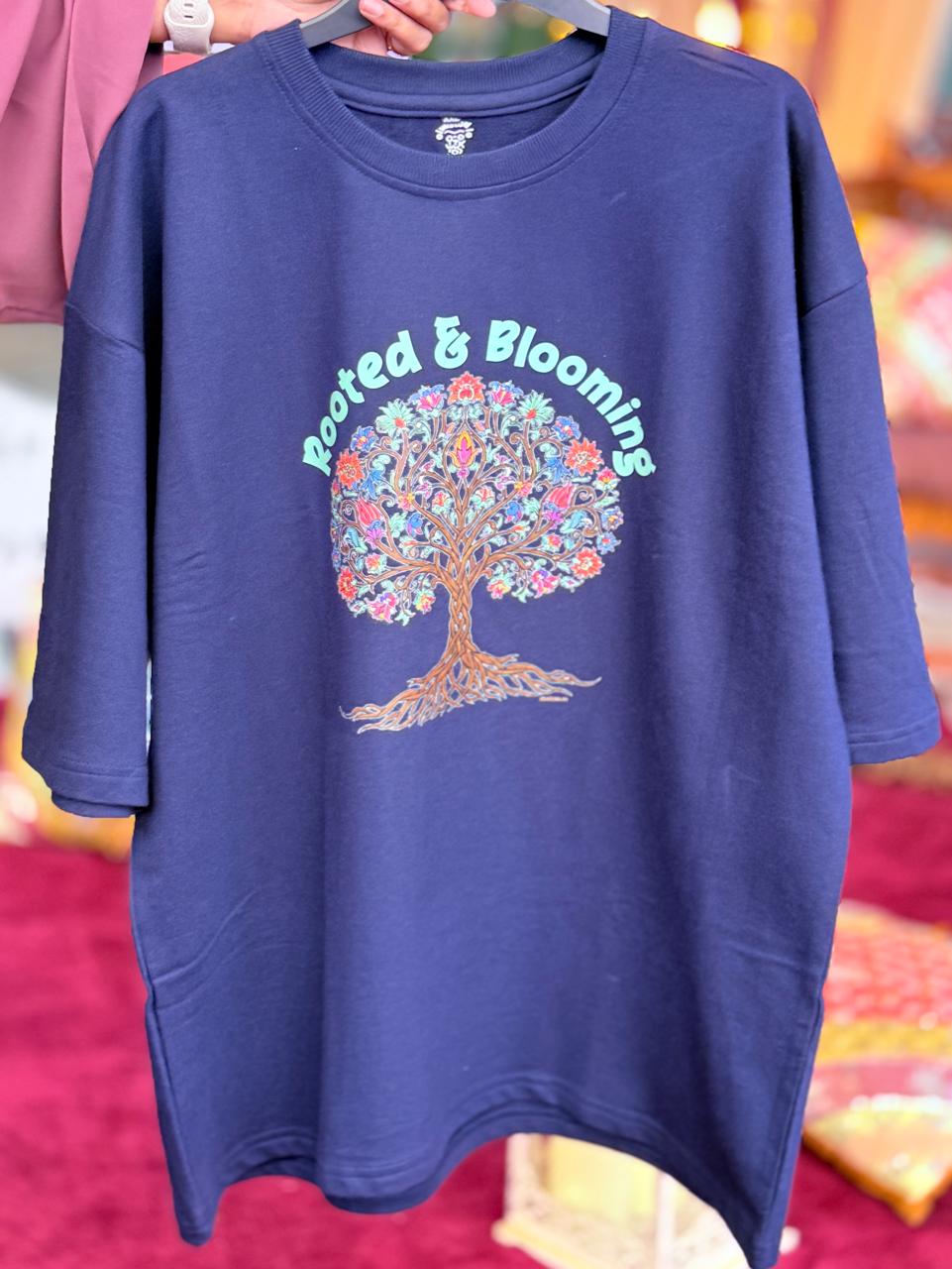 Rooted and Blooming - Oversize T-shirt
