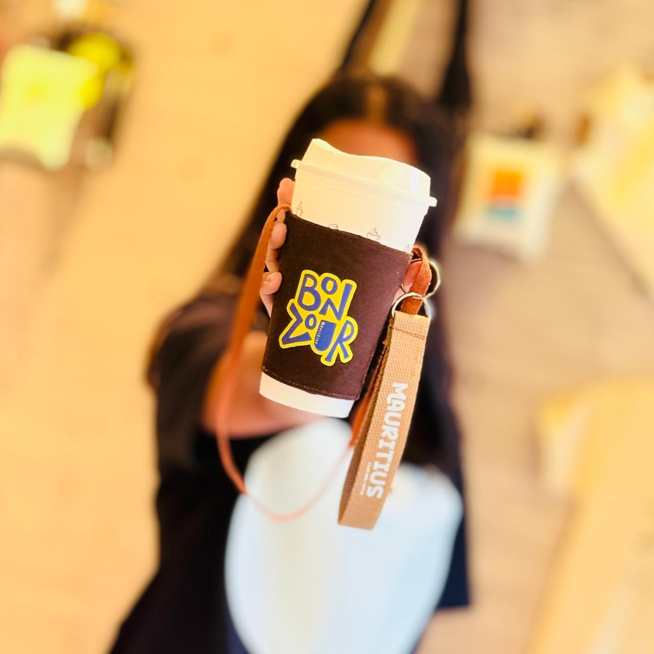 Coffee Mug Holder & Keychain - Bon Zour