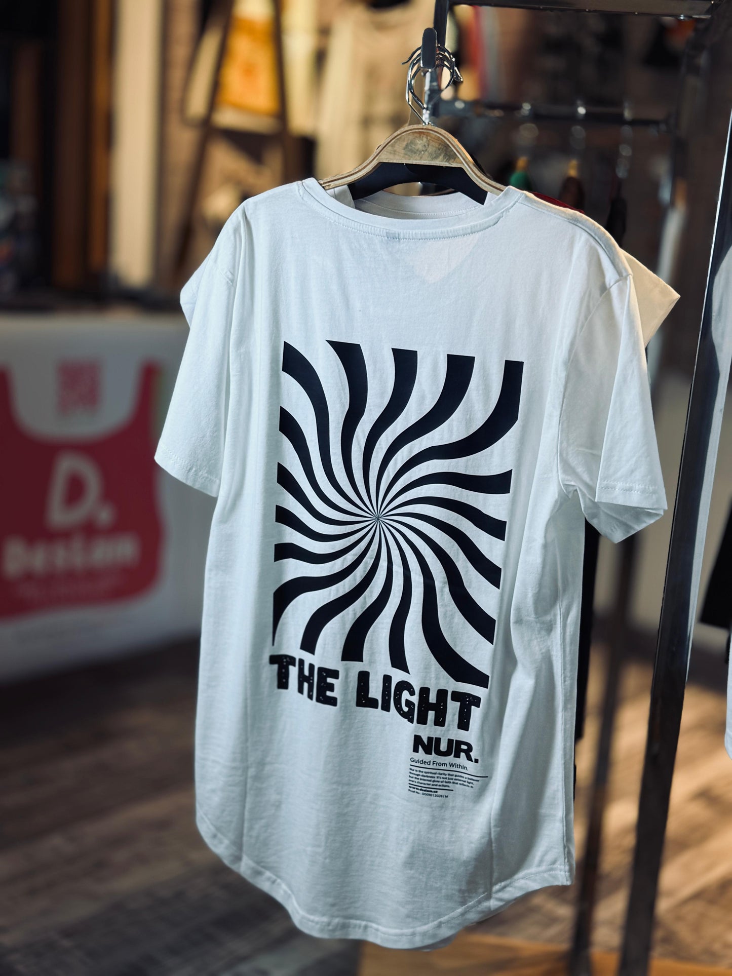 The Light Nur T-shirt